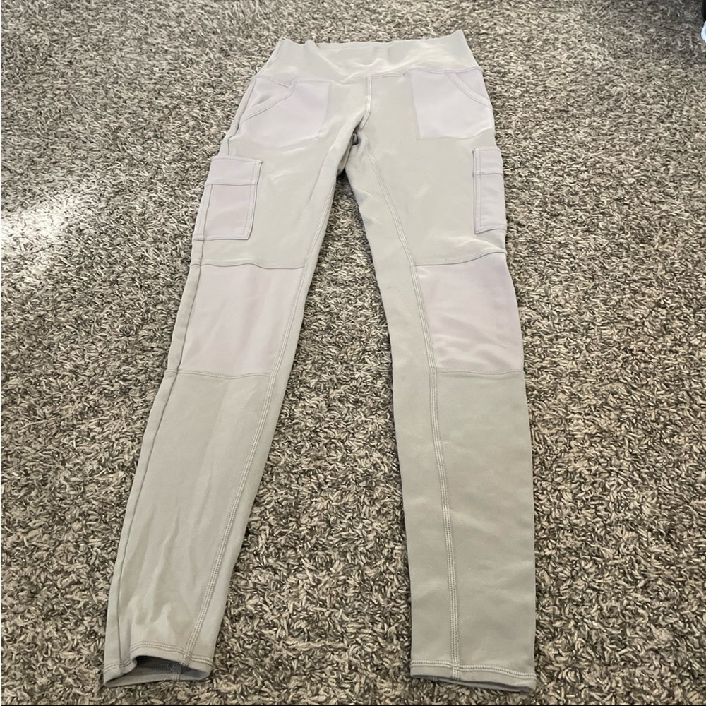 ALO Yoga Light Gray Cargo Leggings